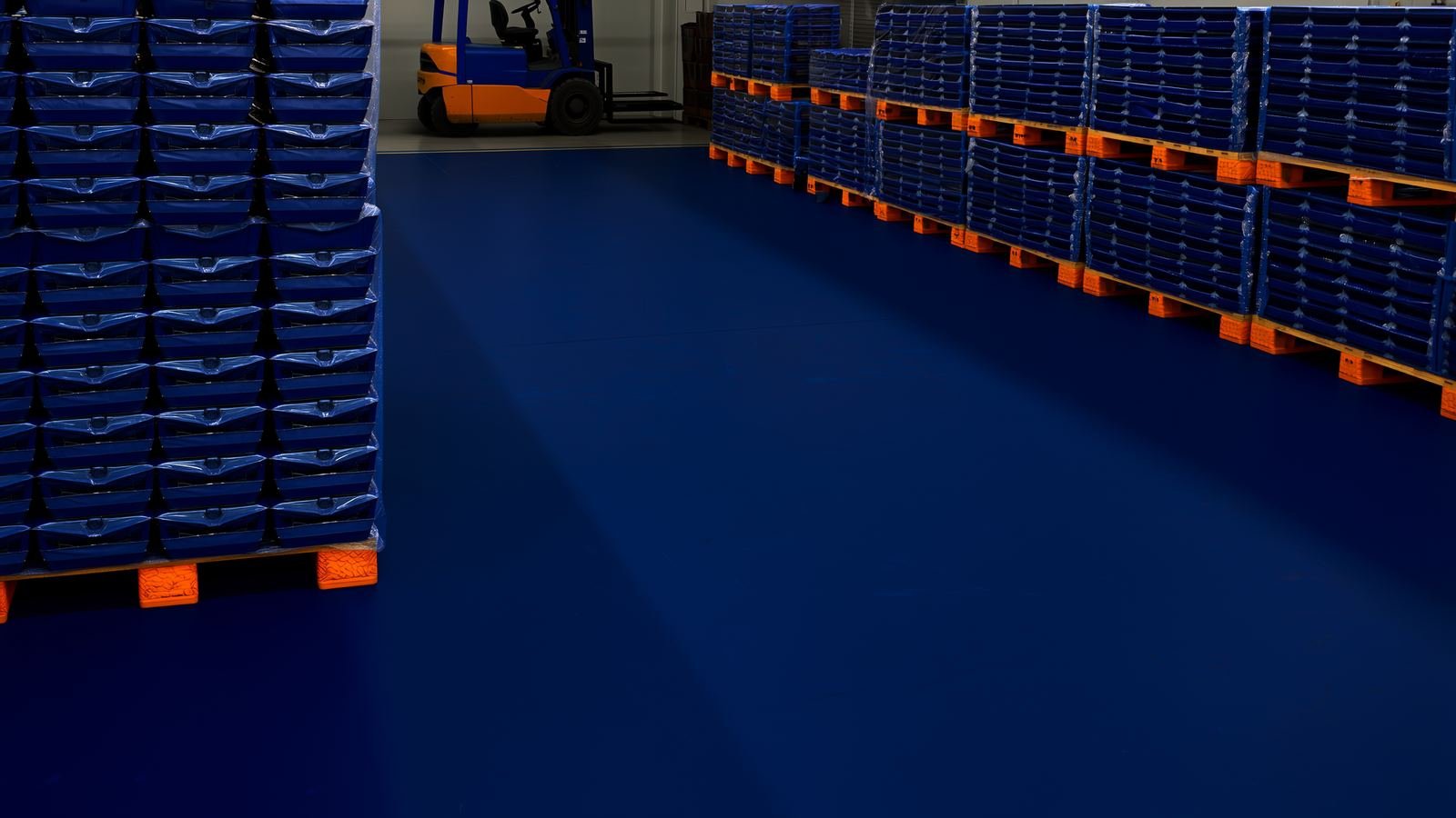 Warehouse with palletized product